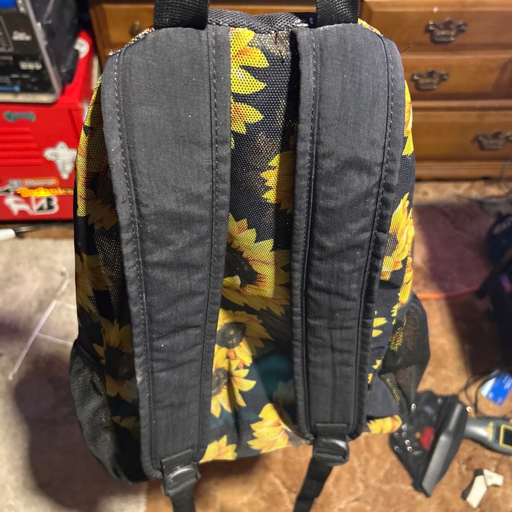 Back pack - Picture 2 of 2